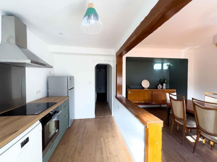 Maison Semi-Troglodyte Avec 4 Velos Rochecorbon Exterior photo